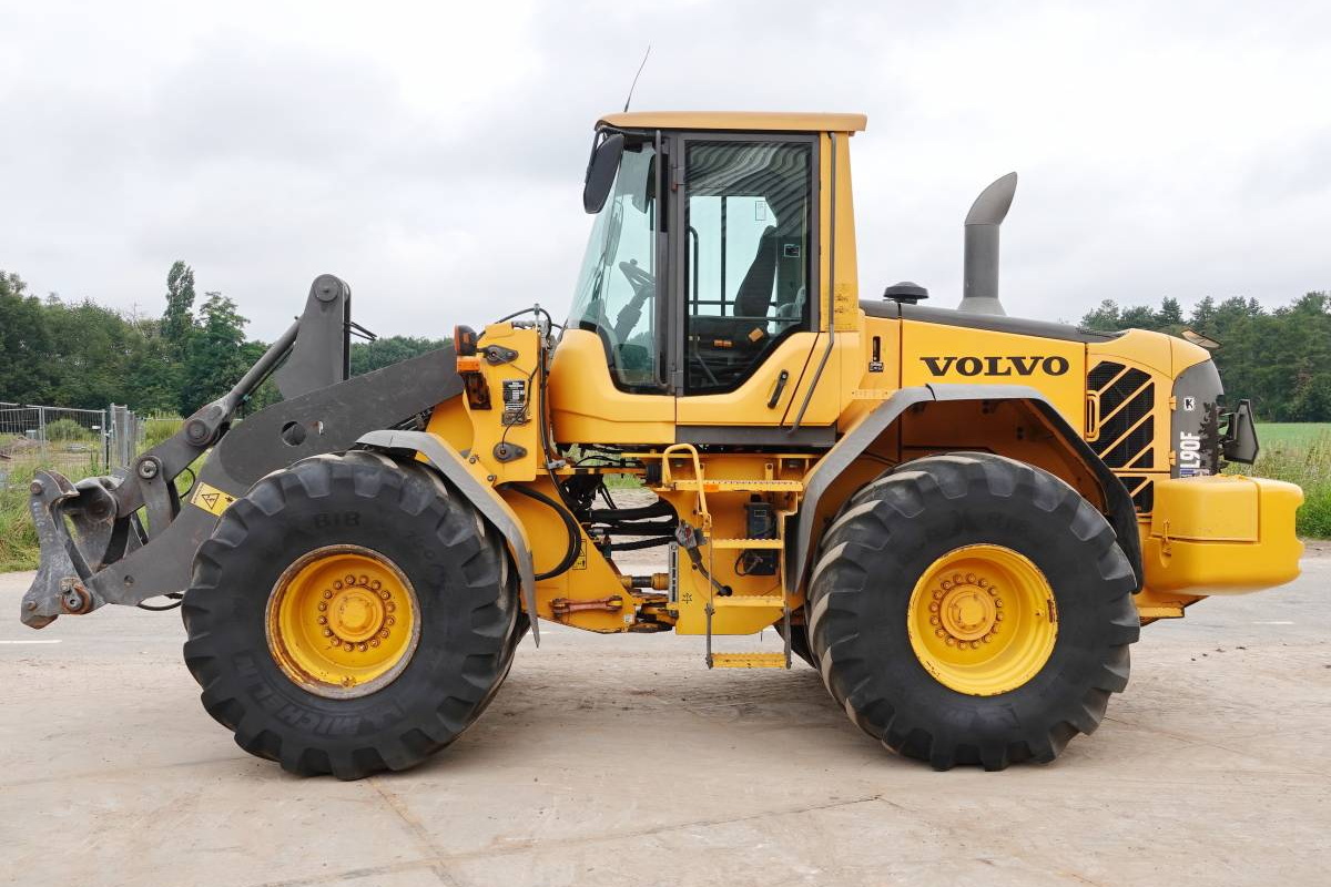 Аренда фронтального погрузчика VOLVO L90F