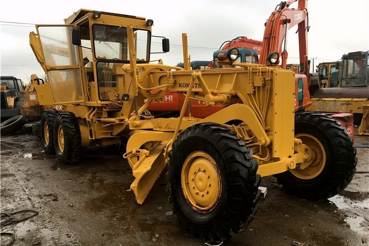 Аренда грейдера KOMATSU GD 661A