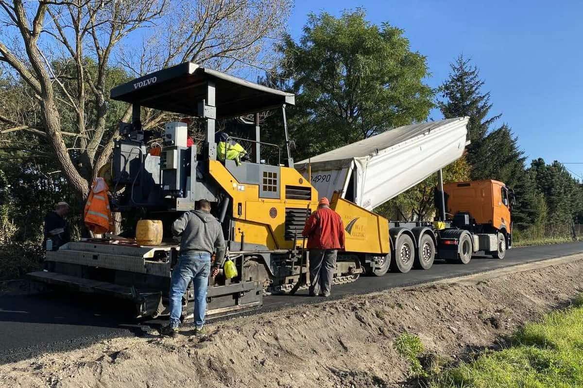 Аренда асфальтоукладчика Volvo ABG Titan 8820