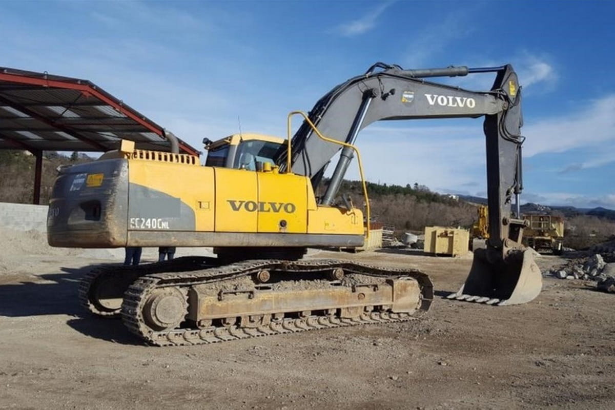 Аренда экскаватора гусенечного VOLVO EC240C