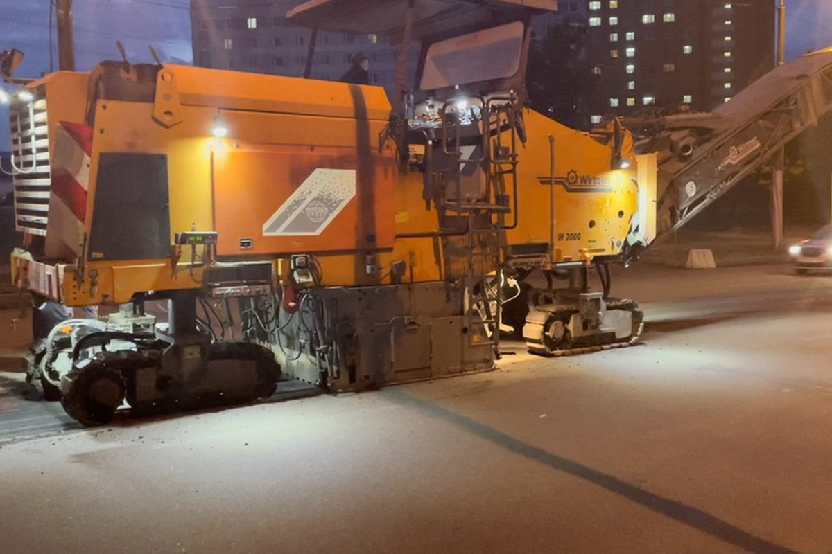 Аренда дорожной фрезы Wirtgen 2000 (гусеничная, с конвейером)