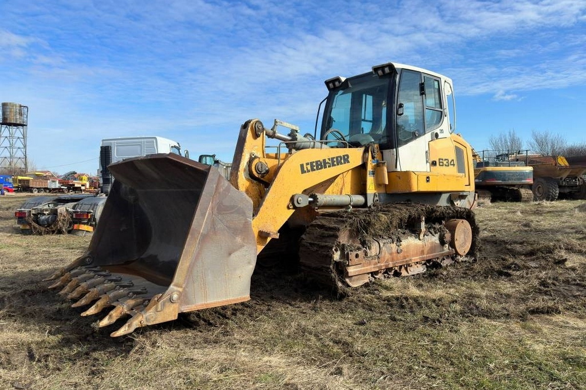 Бульдозер гусеничный погрузчик LIEBHERR LR 634