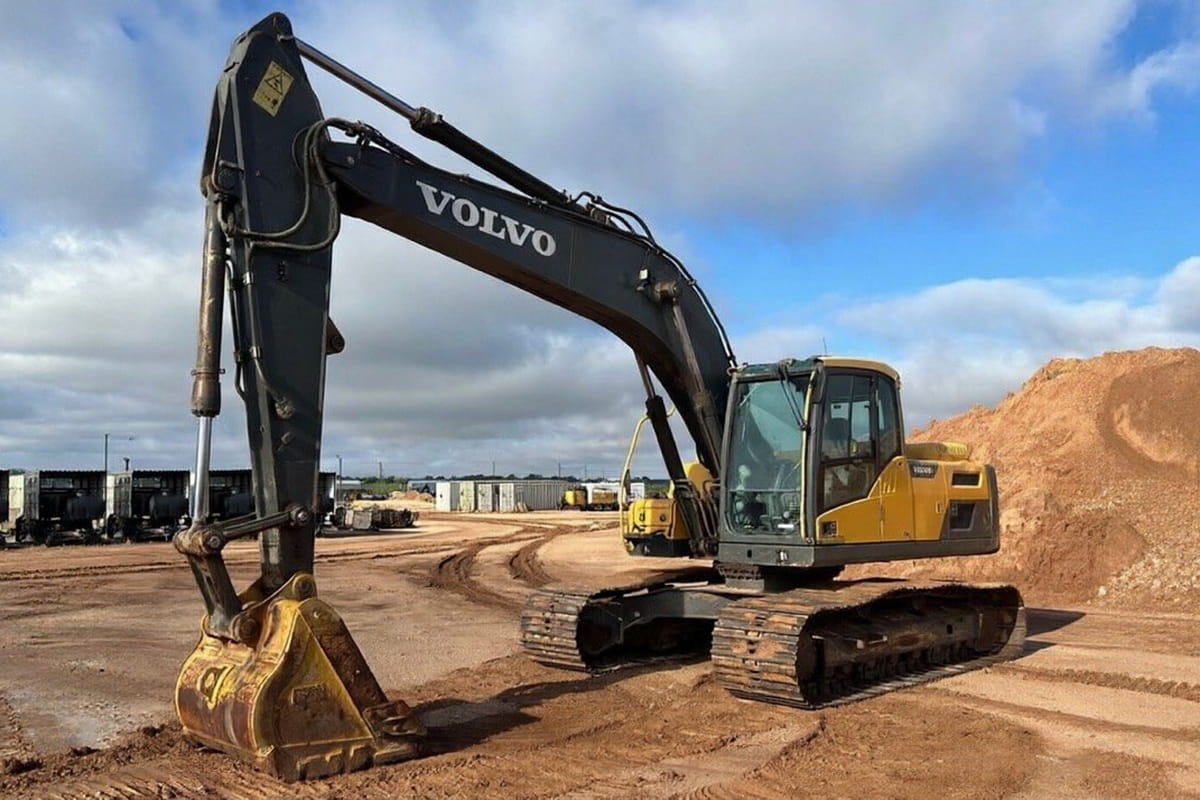 Аренда экскаватора Volvo EC220DL