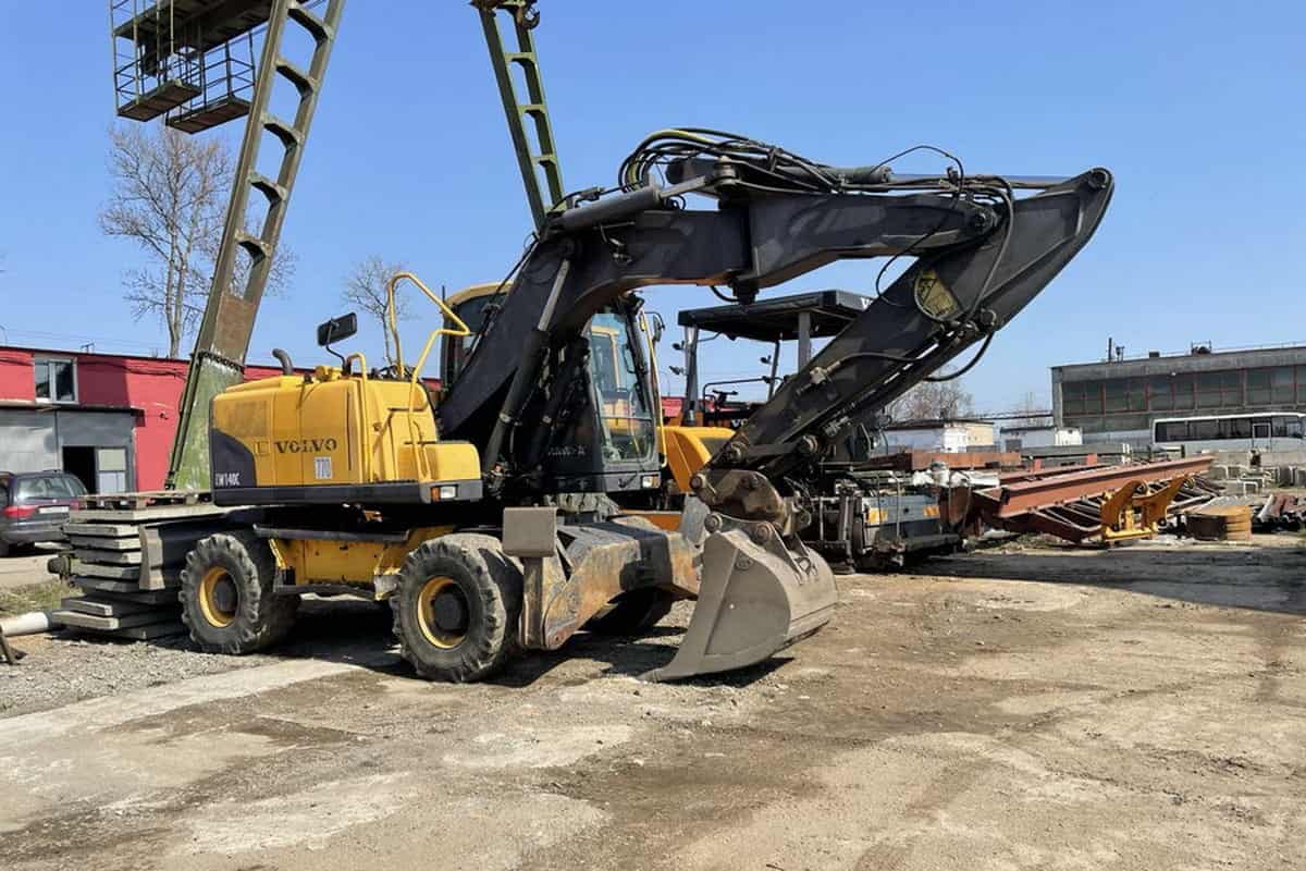 Аренда экскаватора колесный VOLVO EW140C